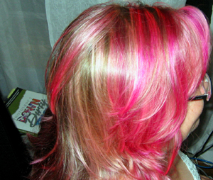 sideviewpinkhair2.jpg